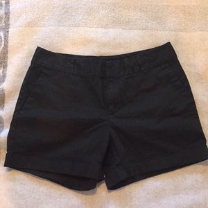 NWOT Maison Jules black cuffed “everyday short”